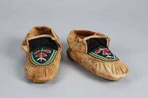 Image: Moccasins with beaded vamp